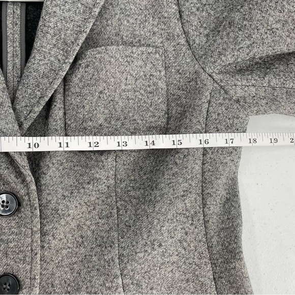 Talbots Gray Wool Blend 3 Button Classic Neutral Minimalist Pockets Blazer - Picture 11 of 14